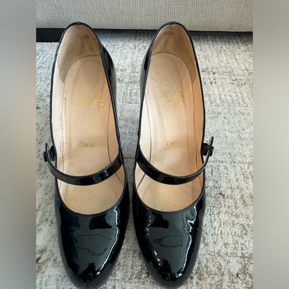 Christian Louboutin Mary Jane heels - Black Patent Leather